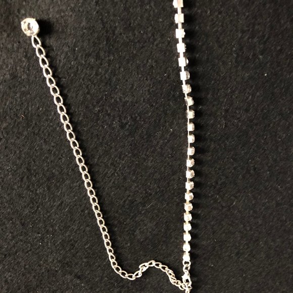 Women's long necklace silver tone metal shiny 32"-34" long - Picture 5 of 5